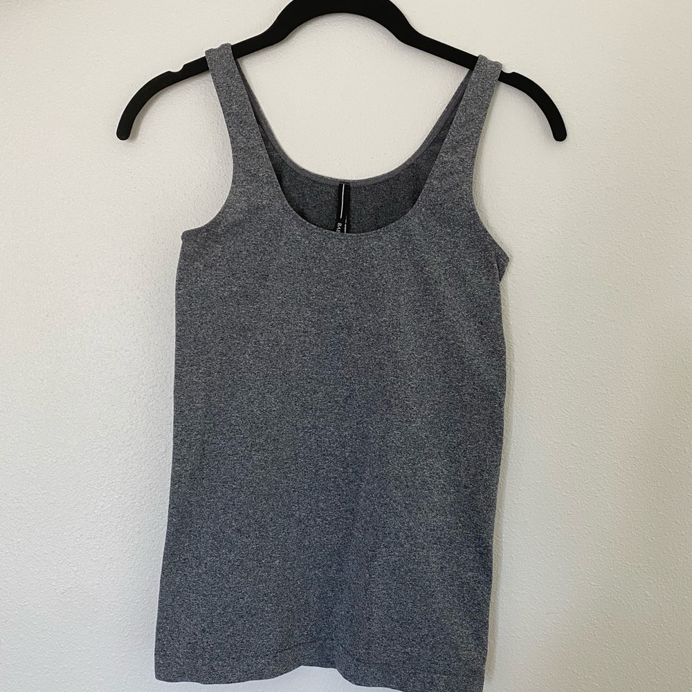 Aritzia Babaton Bowie tank